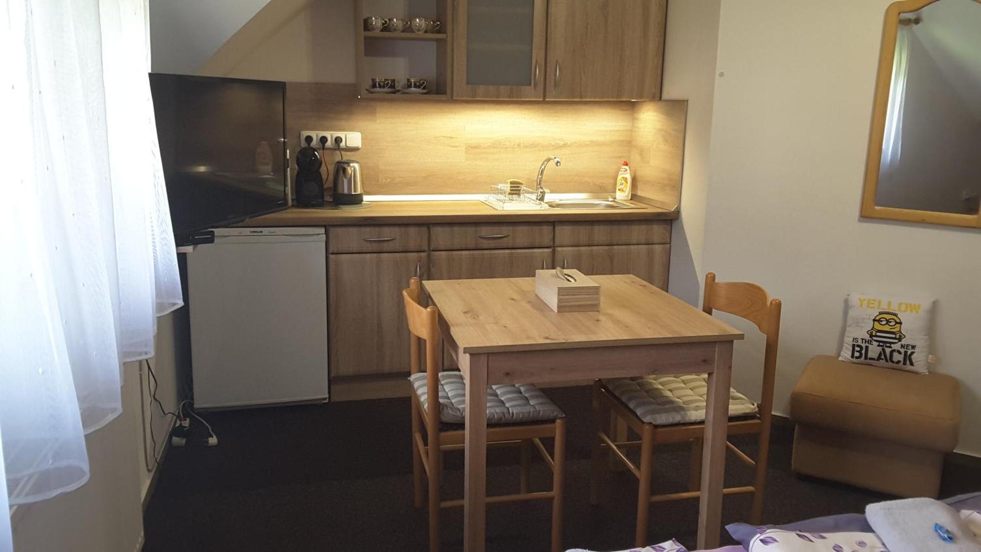 - Privat Pacholik * Rokytnice nad Jizerou